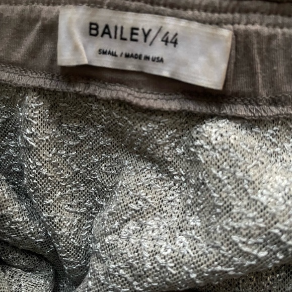 BAILEY 44 OFF THE SHOULDER SEQUIN TOP SMALL TAUPE ANTIQUE GOLD SILVER - Picture 7 of 8